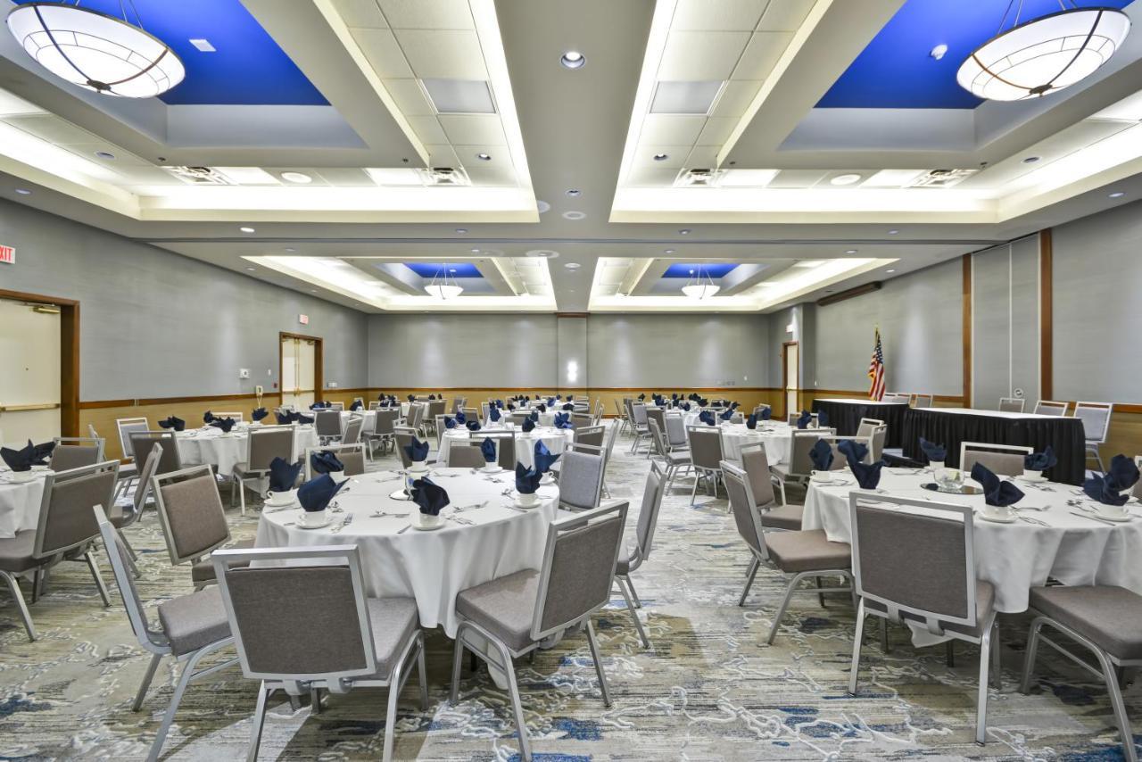 Crowne Plaza Tulsa Hotel Southern Hills Eksteriør bilde
