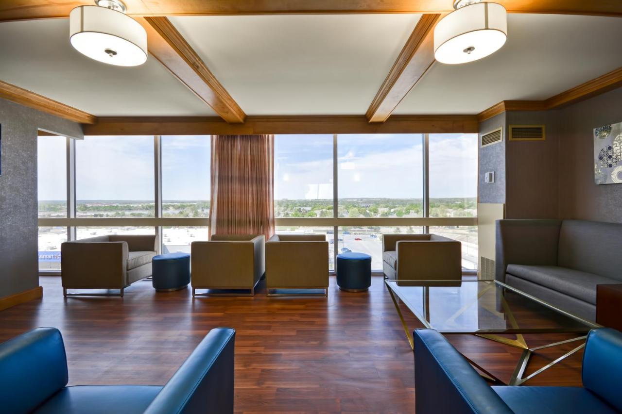 Crowne Plaza Tulsa Hotel Southern Hills Eksteriør bilde
