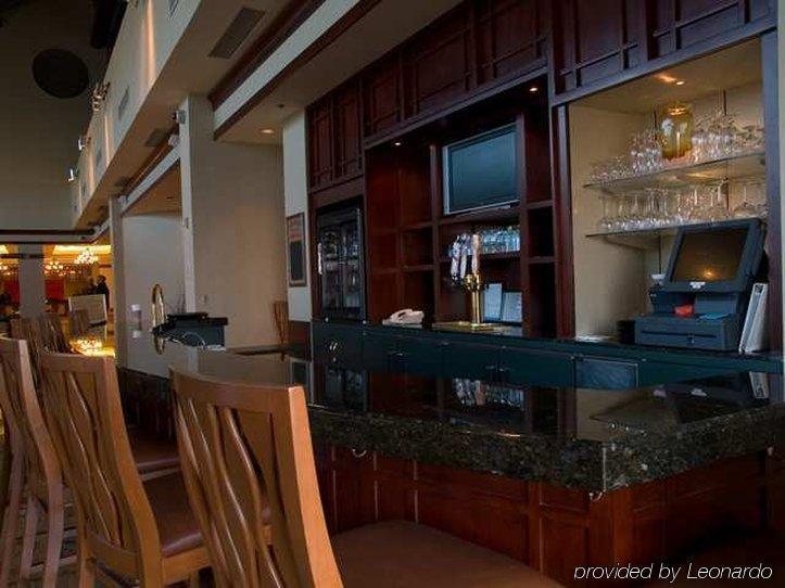 Crowne Plaza Tulsa Hotel Southern Hills Restaurant bilde