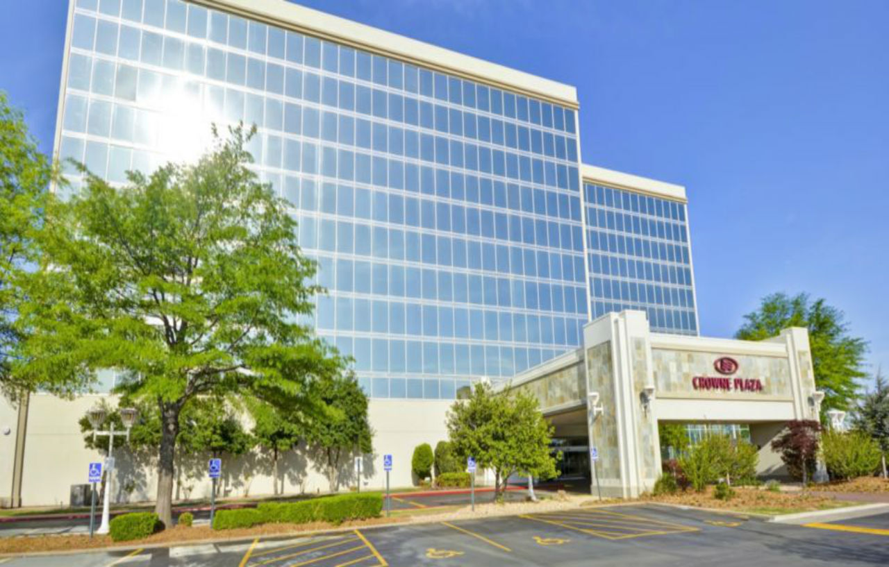 Crowne Plaza Tulsa Hotel Southern Hills Eksteriør bilde
