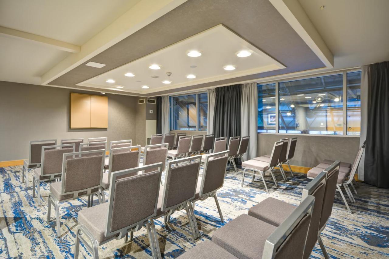Crowne Plaza Tulsa Hotel Southern Hills Eksteriør bilde